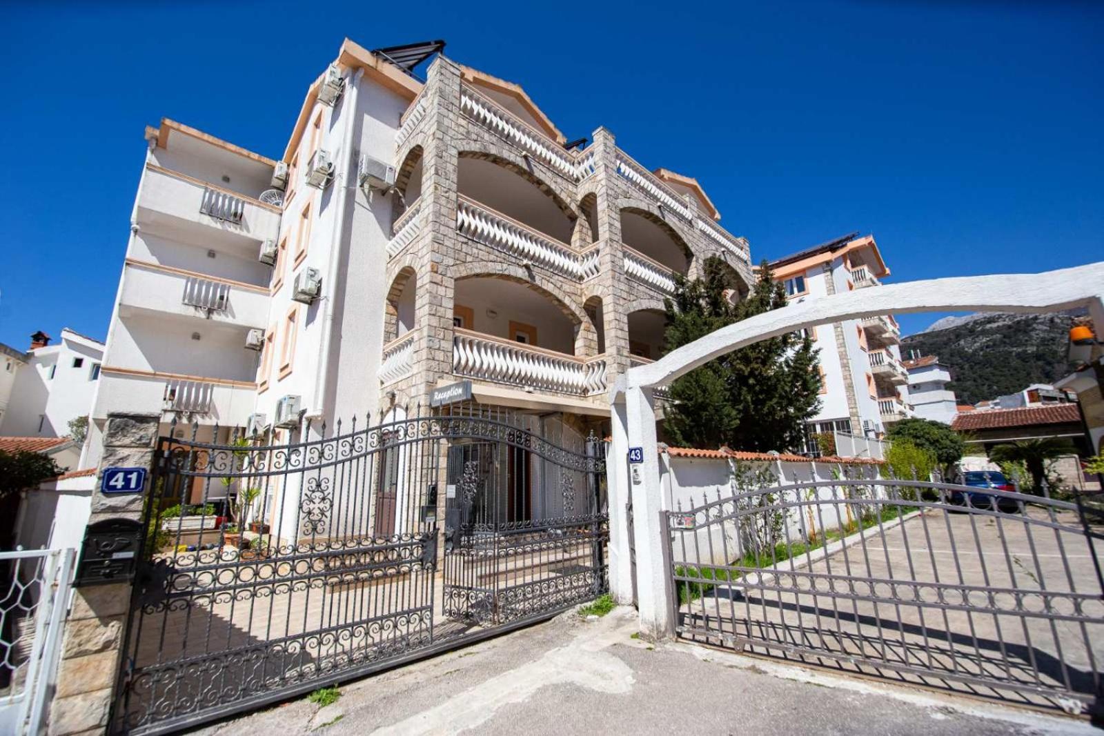 Ipera Apartment Budva Bagian luar foto